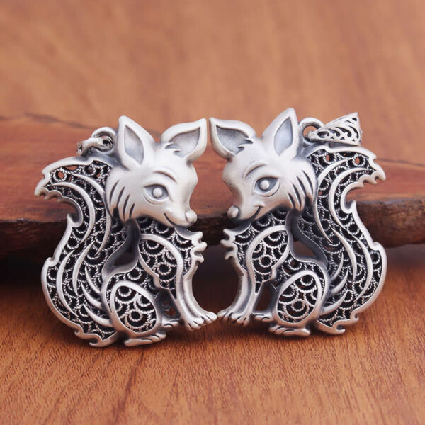 HimaFlow Tibet 999 Sterling Silver Fox Pattern Two-sided Blessing Necklace